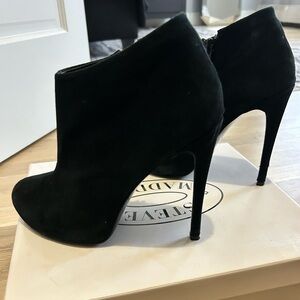 Steve Madden suede bootie